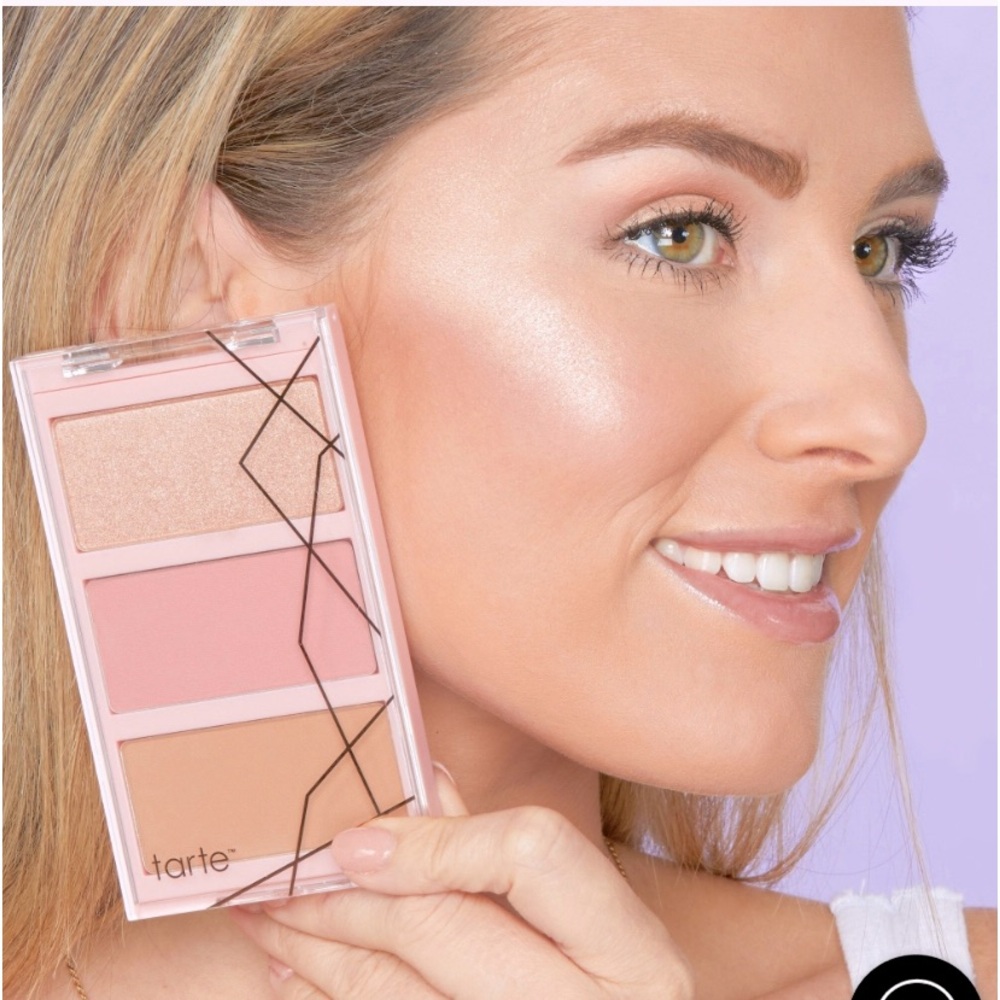 TARTE  Palette of blush,bronzer & highlight for a sun kissed glow in seconds!